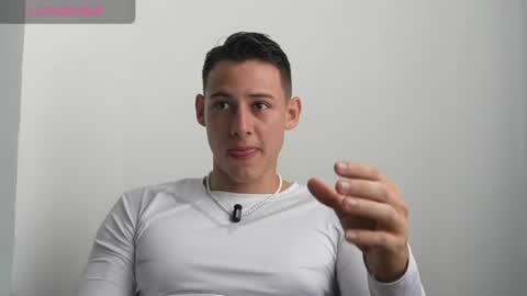 Snapshot of muscle_king_cum chatting on July 15, 2:44 pm muscle_king_cum online show from July 15, 2:44 pm