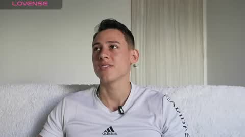 Snapshot of muscle_king_cum chatting on July 27, 3:52 pm muscle_king_cum online show from July 27, 3:52 pm
