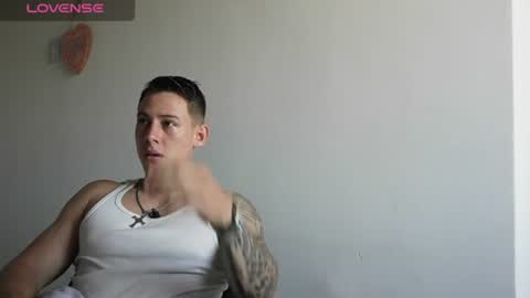 Snapshot of muscle_king_cum chatting on July 28, 1:43 pm muscle_king_cum online show from July 28, 1:43 pm