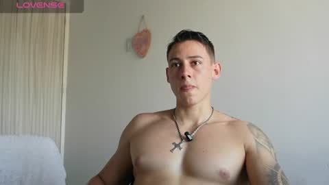 Snapshot of muscle_king_cum chatting on July 28, 3:21 pm muscle_king_cum online show from July 28, 3:21 pm