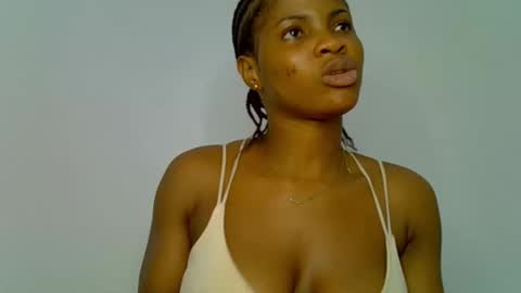 muscle_queen0 online show from March 18, 7:17 pm