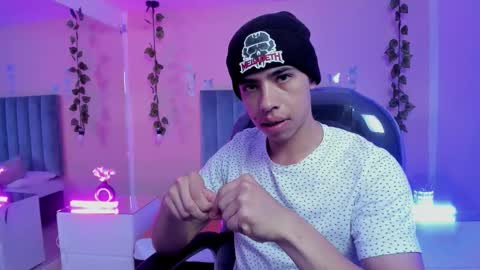 muscle scott online show from November 5, 1:00 pm