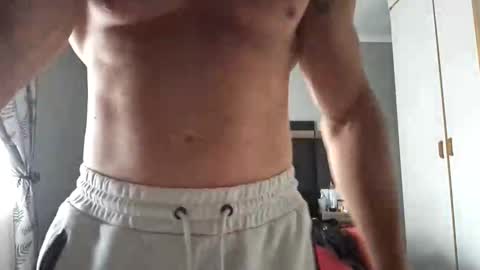Snapshot of muscledaddy69s chatting on December 16, 2:33 pm muscledaddy69s online show from December 16, 2:33 pm