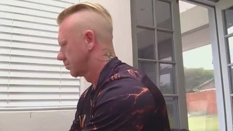 muscledaddy69s online show from May 5, 11:51 am