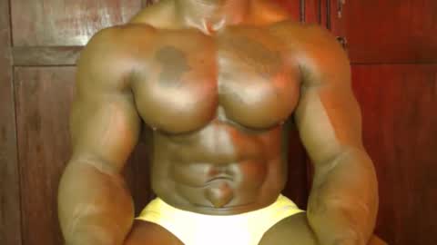 musclegod23 online show from October 21, 1:06 am