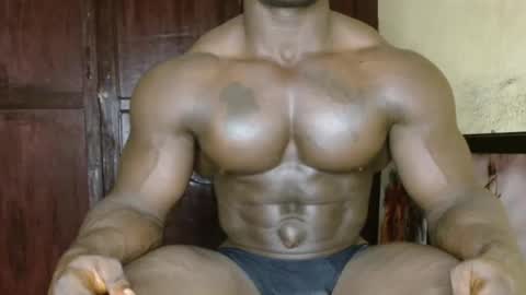 musclegod23 online show from March 13, 12:17 am