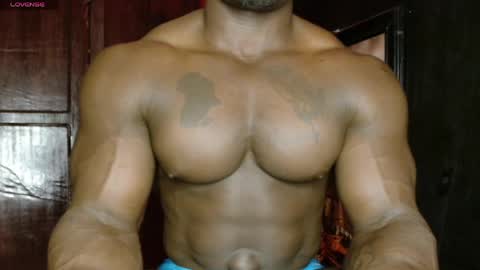 musclegod23 online show from April 8, 9:09 am