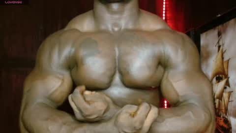 musclegod23 online show from April 28, 2:27 am