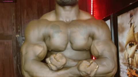 musclegod23 online show from May 11, 1:00 am