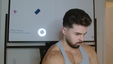 Snapshot of musclegodxx chatting on April 6, 4:46 am Musclegodxx online show from April 6, 4:46 am