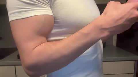 musclehair3 online show from March 19, 9:30 pm