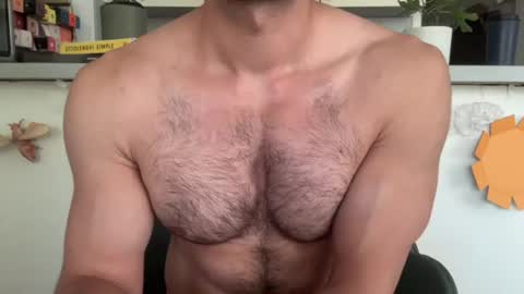 Snapshot of musclehair3 chatting on June 25, 8:41 am musclehair3 online show from June 25, 8:41 am