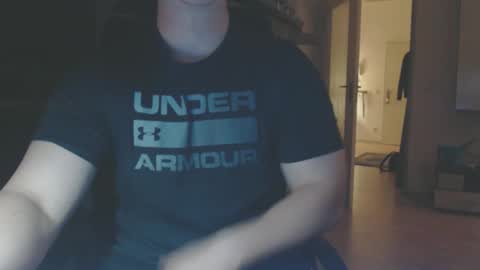 Snapshot of musclelover1806 chatting on December 20, 12:18 am Musclelover online show from December 20, 12:18 am