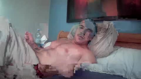 Snapshot of muscleshow00 chatting on March 5, 7:38 am muscleshow00 online show from March 5, 7:38 am