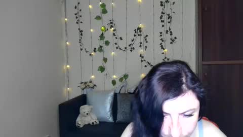 Jeneva online show from June 5, 6:35 pm