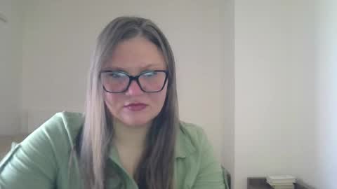 musechic_wild online show from July 30, 7:29 am