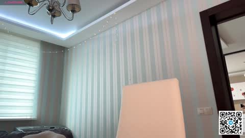 Snapshot of museleks chatting on December 10, 6:44 am Aleksa online show from December 10, 6:44 am