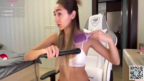 Snapshot of museleks chatting on December 21, 5:58 am Aleksa online show from December 21, 5:58 am