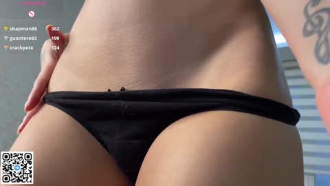 Snapshot of museleks chatting on January 22, 4:23 am Aleksa online show from January 22, 4:23 am