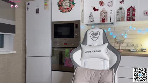 Snapshot of museleks chatting on February 1, 4:24 am Aleksa online show from February 1, 4:24 am