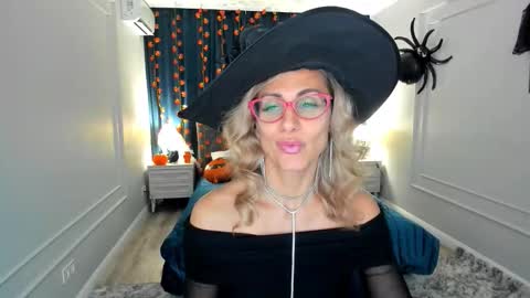 Diana online show from October 31, 11:55 am