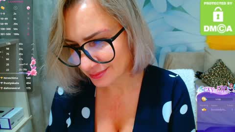 Snapshot of music_fairy chatting on December 23, 1:03 pm Lana online show from December 23, 1:03 pm