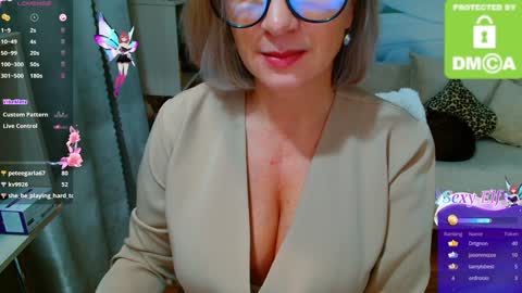 Snapshot of music_fairy chatting on December 27, 4:32 pm Lana online show from December 27, 4:32 pm