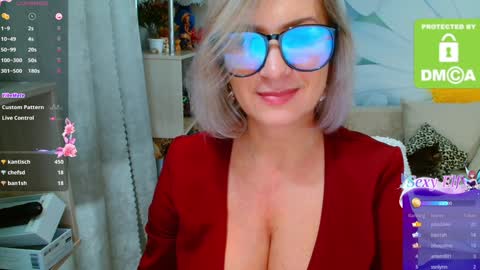 Snapshot of music_fairy chatting on January 12, 1:58 pm Lana online show from January 12, 1:58 pm