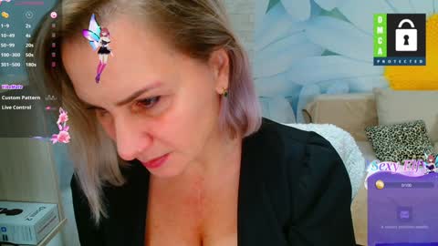 Snapshot of music_fairy chatting on January 16, 8:11 am Lana online show from January 16, 8:11 am