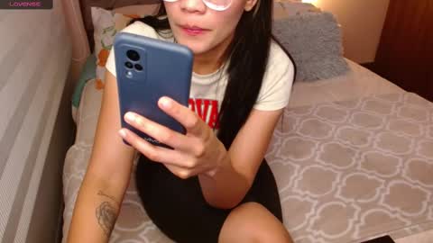 Snapshot of musicayluna chatting on February 13, 11:47 pm VALENTINA Luna online show from February 13, 11:47 pm