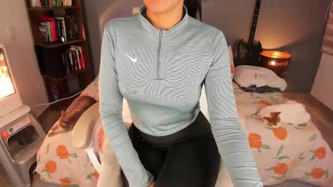 Snapshot of musicayluna chatting on September 25, 9:13 am VALENTINA Luna online show from September 25, 9:13 am