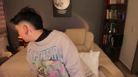 Snapshot of musicayluna chatting on October 1, 3:01 am VALENTINA Luna online show from October 1, 3:01 am