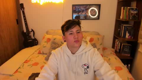 Snapshot of musicayluna chatting on October 14, 12:11 am VALENTINA Luna online show from October 14, 12:11 am