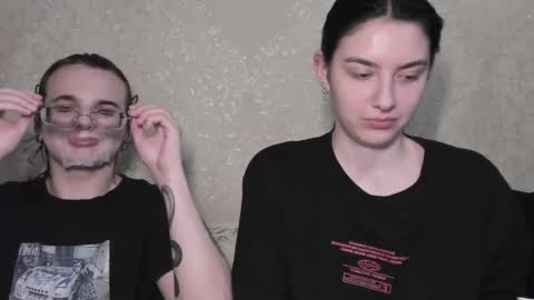 cute couple online show from April 10, 10:14 pm
