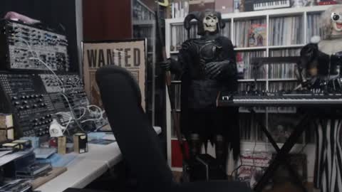 Snapshot of muziknerd chatting on June 20, 4:26 am Muziknerd online show from June 20, 4:26 am