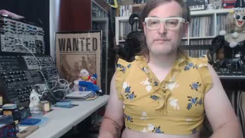 Snapshot of muziknerd chatting on July 2, 7:20 pm Muziknerd online show from July 2, 7:20 pm