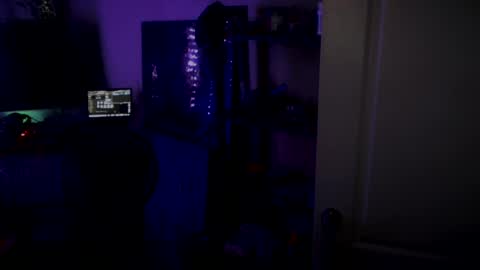 Snapshot of mvnt1s chatting on June 5, 10:37 pm ghost mantis online show from June 5, 10:37 pm