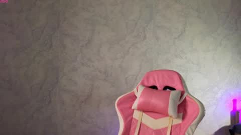 Mary online show from March 29, 7:25 pm