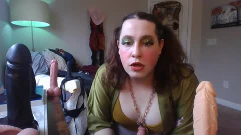 Snapshot of mxsissycharlotte chatting on December 10, 4:49 pm Mx Charlotte online show from December 10, 4:49 pm