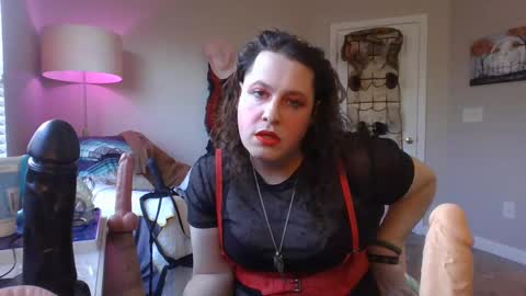 Snapshot of mxsissycharlotte chatting on December 17, 8:10 pm Mx Charlotte online show from December 17, 8:10 pm