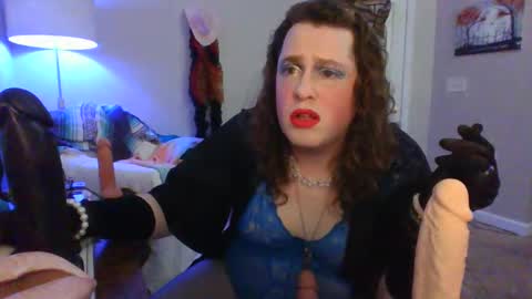 Snapshot of mxsissycharlotte chatting on December 31, 10:12 pm Mx Charlotte online show from December 31, 10:12 pm