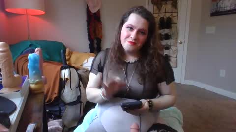 Snapshot of mxsissycharlotte chatting on February 6, 7:51 pm Mx Charlotte online show from February 6, 7:51 pm