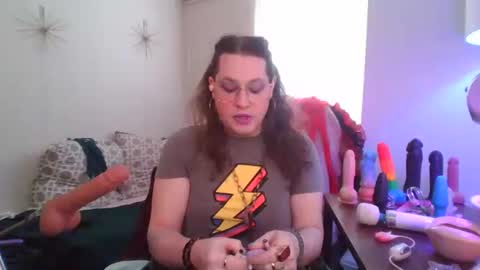 Snapshot of mxsissycharlotte chatting on May 7, 4:23 pm Mx Charlotte online show from May 7, 4:23 pm