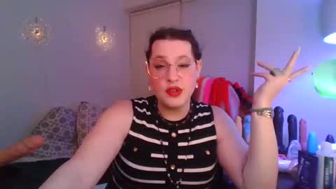 Snapshot of mxsissycharlotte chatting on May 11, 1:11 am Mx Charlotte online show from May 11, 1:11 am