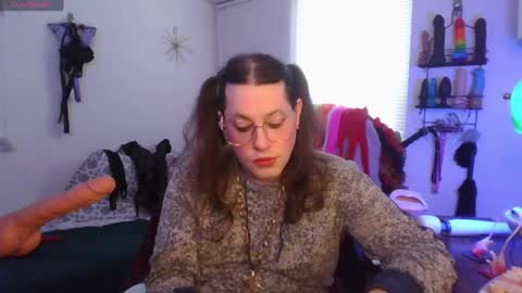 Snapshot of mxsissycharlotte chatting on May 15, 5:31 pm Mx Charlotte online show from May 15, 5:31 pm