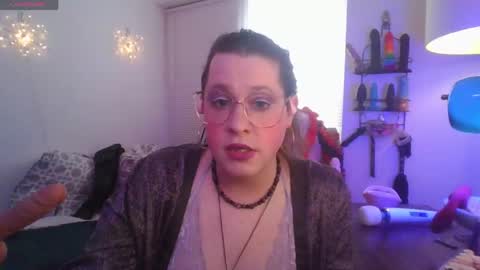 Snapshot of mxsissycharlotte chatting on May 21, 5:53 pm Mx Charlotte online show from May 21, 5:53 pm