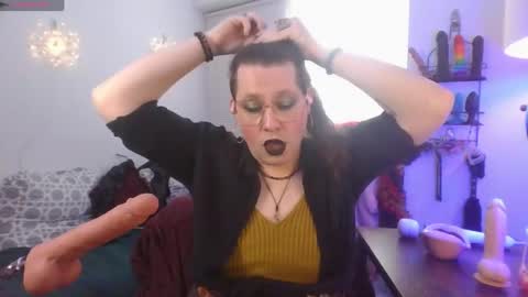 Snapshot of mxsissycharlotte chatting on May 26, 5:20 pm Mx Charlotte online show from May 26, 5:20 pm