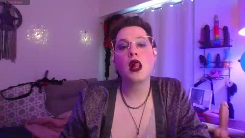 Snapshot of mxsissycharlotte chatting on June 4, 4:35 pm Mx Charlotte online show from June 4, 4:35 pm