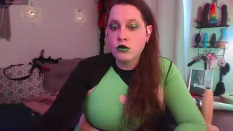 Snapshot of mxsissycharlotte chatting on June 5, 5:29 pm Mx Charlotte online show from June 5, 5:29 pm