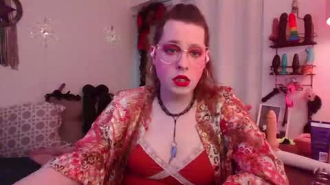 Snapshot of mxsissycharlotte chatting on June 10, 6:18 pm Mx Charlotte online show from June 10, 6:18 pm